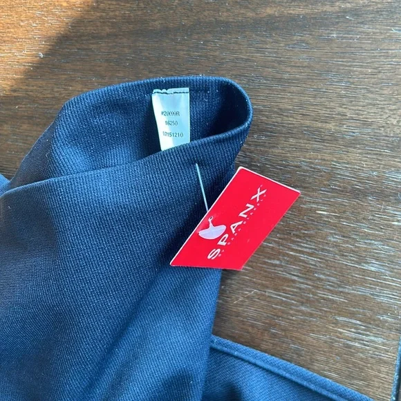 Spanx NWT look at me now leggings - Picture 5 of 5